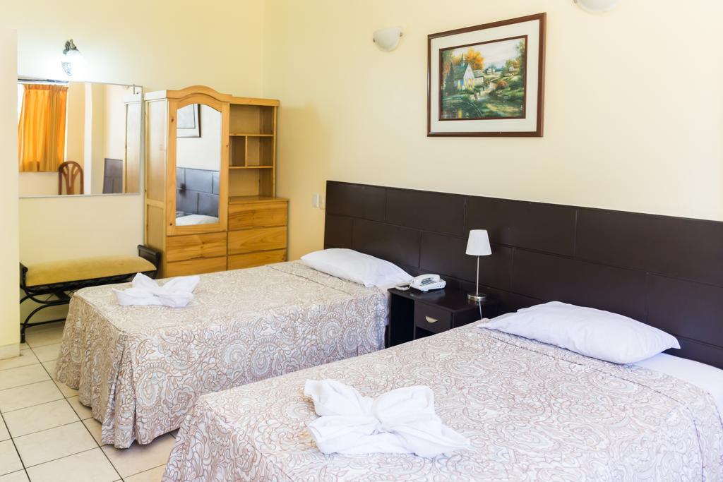 Hotel & Suites La Posada De Lobo Iquitos Zewnętrze zdjęcie