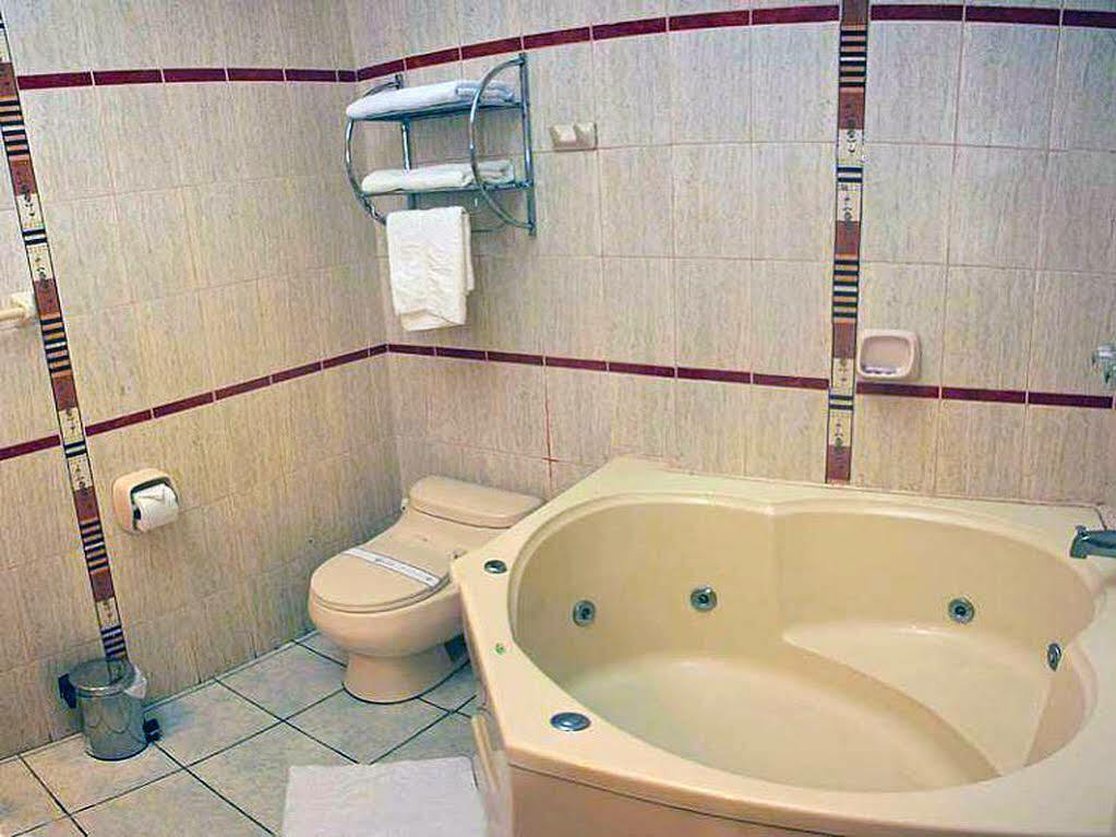 Hotel & Suites La Posada De Lobo Iquitos Zewnętrze zdjęcie